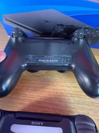 PS4 FIFA 20 Bundle con 2 Controller