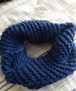 Bufanda tejida azul