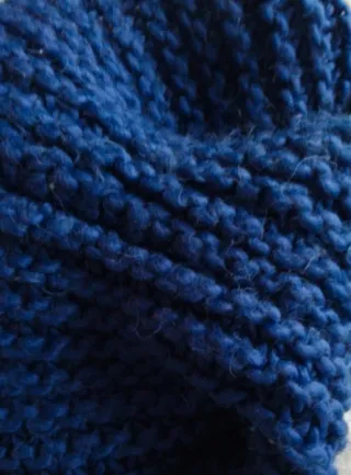 Bufanda tejida azul