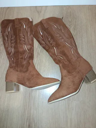 Botas cowboy marrones talla 37 sin estrenar