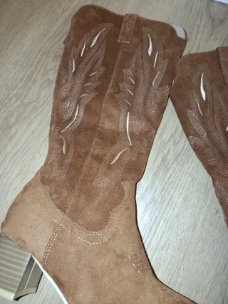Botas cowboy marrones talla 37 sin estrenar