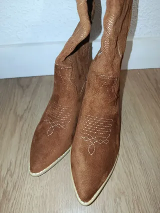 Botas cowboy marrones talla 37 sin estrenar