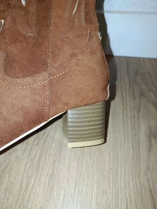 Botas cowboy marrones talla 37 sin estrenar