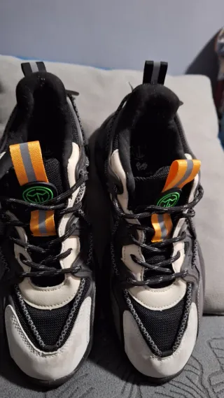 Sneakers sportive taglia 42