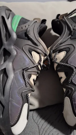 Sneakers sportive taglia 42