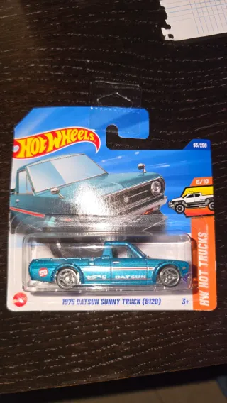 Hot Wheels 1975 Datsun Sunny Truck (B120)