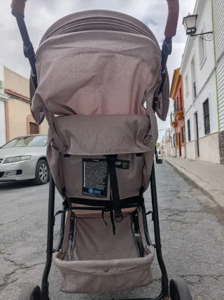 Sillita de paseo para bebé color beige