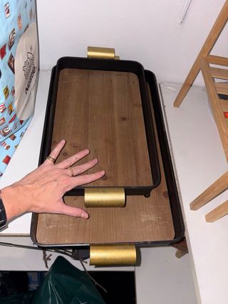 Pareja de Bandejas madera y hierro doradas