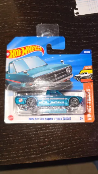 Hot Wheels 1975 Datsun Sunny Truck (B120)