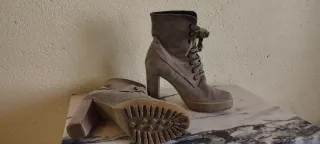 Botines de Piel Beige