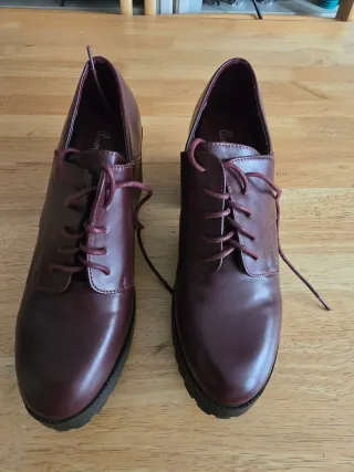 Zapatos de tacón ancho con cordones talla 40