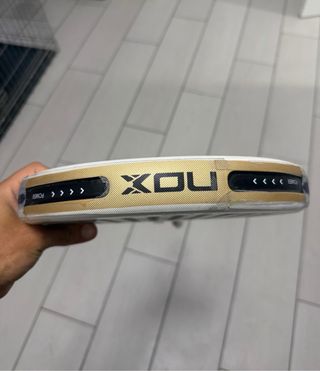 Pala NOX AT10 Genius 12K Xtrem Agustin Tapia