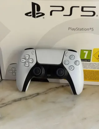 PlayStation 5 Slim Nueva está impecable