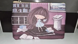 Monederos con estampado geométrico