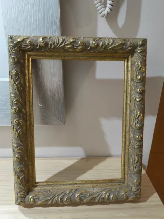 Bonito marco Rococó Beige y Dorado vintage