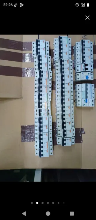 Lote 37 Automáticos 2 Polos Merlín Gerín