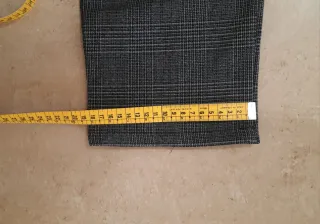 Pantalón de vestir gris a cuadros. Gales