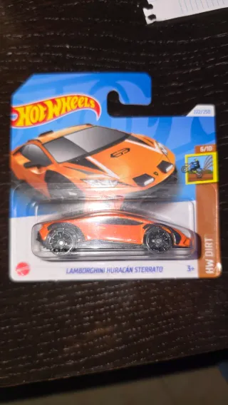 Hot Wheels Lamborghini Huracán Sterrato HW Dirt
