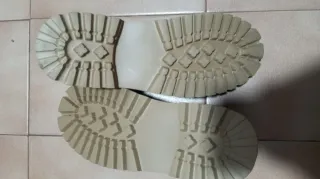 Botines de piel azul marino nuevo con etiqueta.