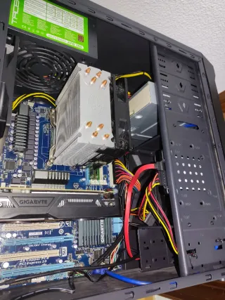 PC Gaming AMD FX-8120 GTX1050Ti SSD 240GB WiFi W10