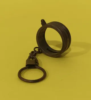 Llavero Danone Reloj solar La Vuelta al Mundo