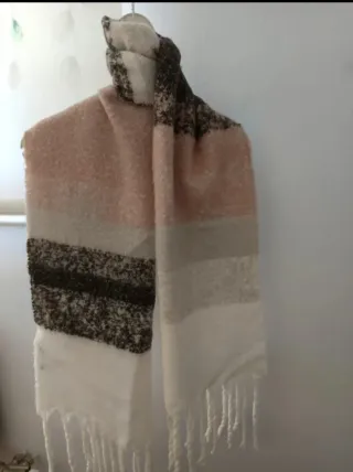 Bufanda Inside rosa, blanco y negro