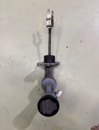 Bomba Embrague Nissan Serena 1997