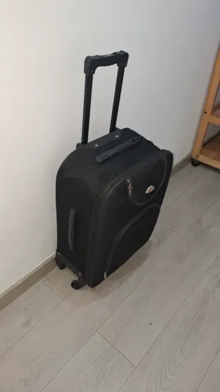 Maleta de viaje mediana/ grande negra