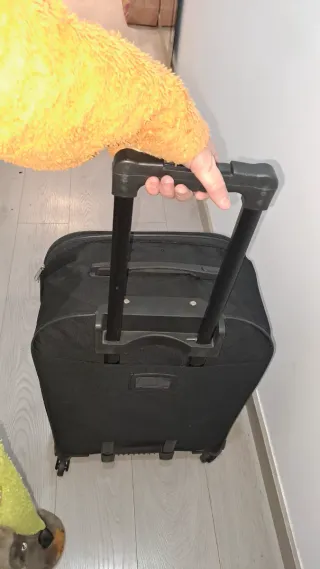 Maleta de viaje mediana/ grande negra