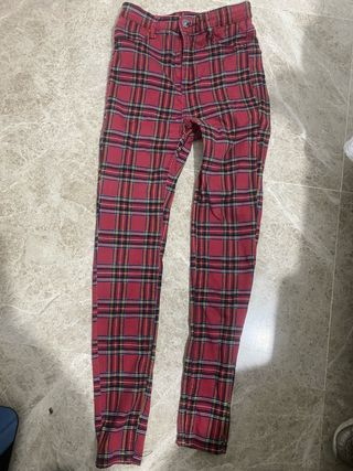 Pantalón de cuadros rojo