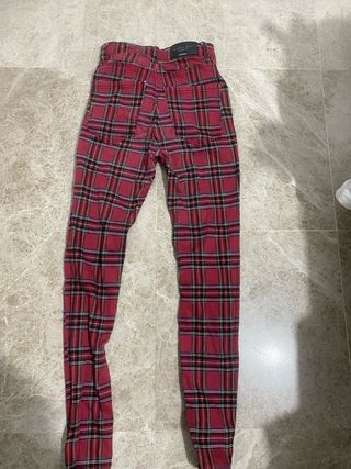 Pantalón de cuadros rojo