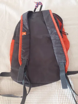 Mochila Quechua roja