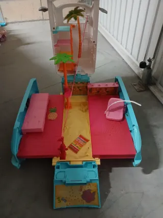 Furgoneta de juguete azul y blanca brabie