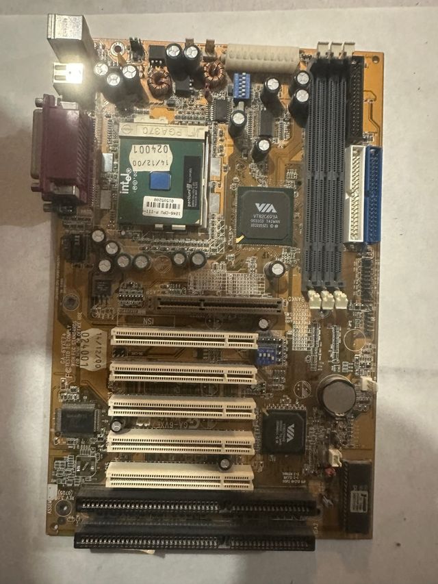 Scheda madre Gigabyte GA-6VXE7 Pentium III
