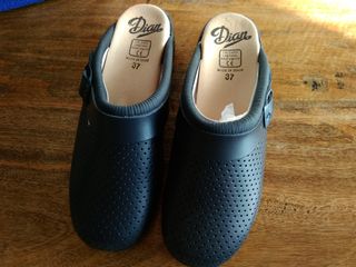 Zuecos Dian Talla 37 Negros