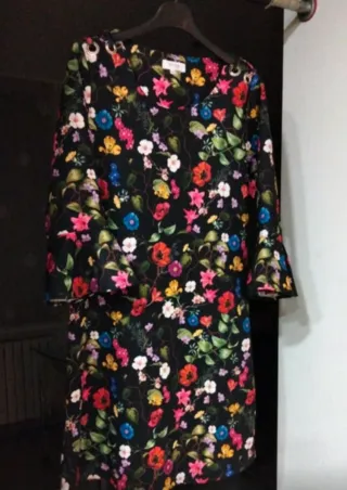 Vestido estampado floral negro