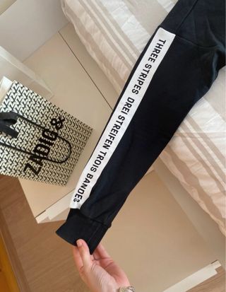 Sudadera Adidas Negra con Rayas