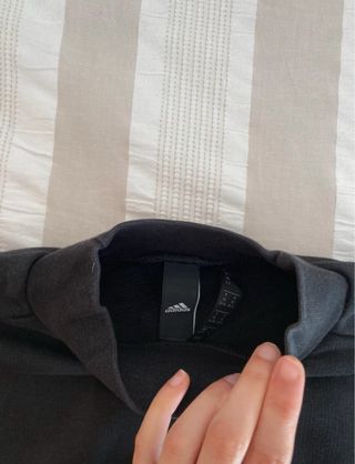 Sudadera Adidas Negra con Rayas