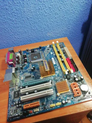 Placa Base Gigabyte GA-945GCMX-S2