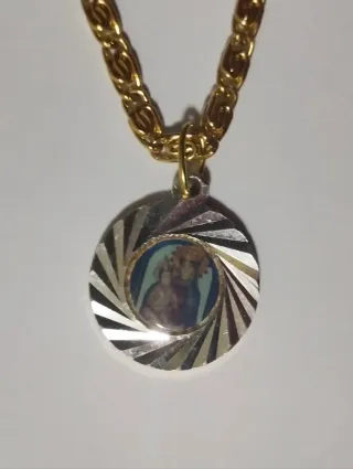 Collana con Madonna