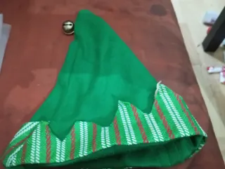 Gorro de elfo navideño con cascabel