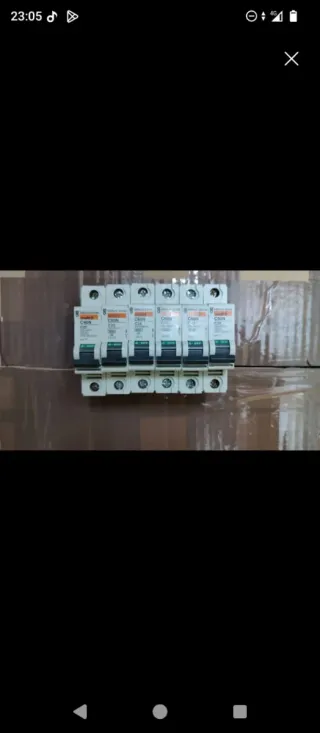 Lote 6 automáticos unipolar Merlin Gerin