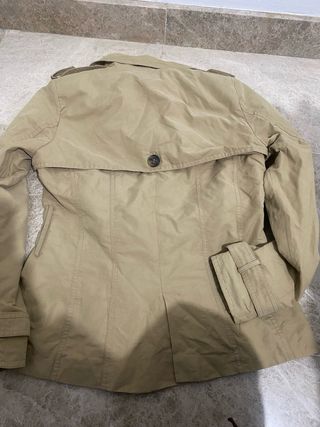 Gabardina corta beige