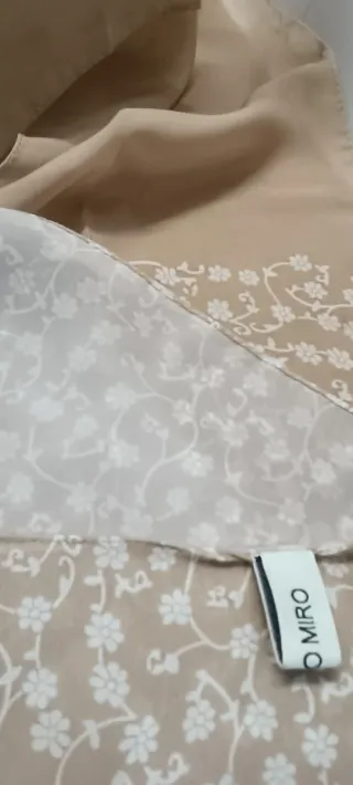 Pañuelo Antonio Miró