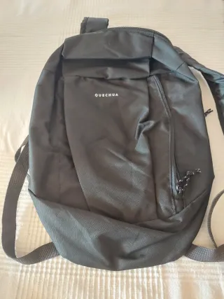 Mochila Quechua gris