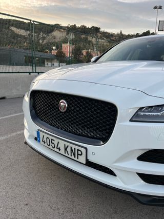 Jaguar F-Pace AWD