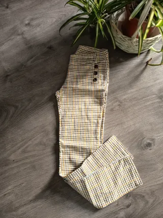 Pantalones de cuadros beige y amarillo