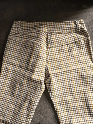 Pantalones de cuadros beige y amarillo