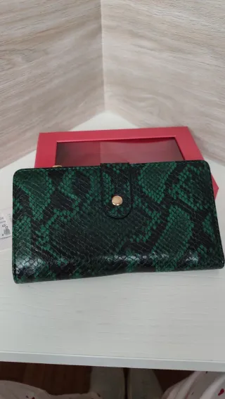 Portafogli verde bottiglia effetto pelle serpente