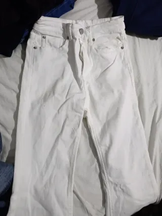 Pantalones vaqueros blancos tiro alto talla 34